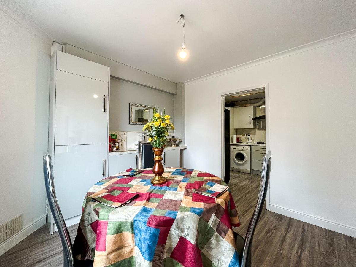 Spacious Double Bedroom In Shooters Hill Londra