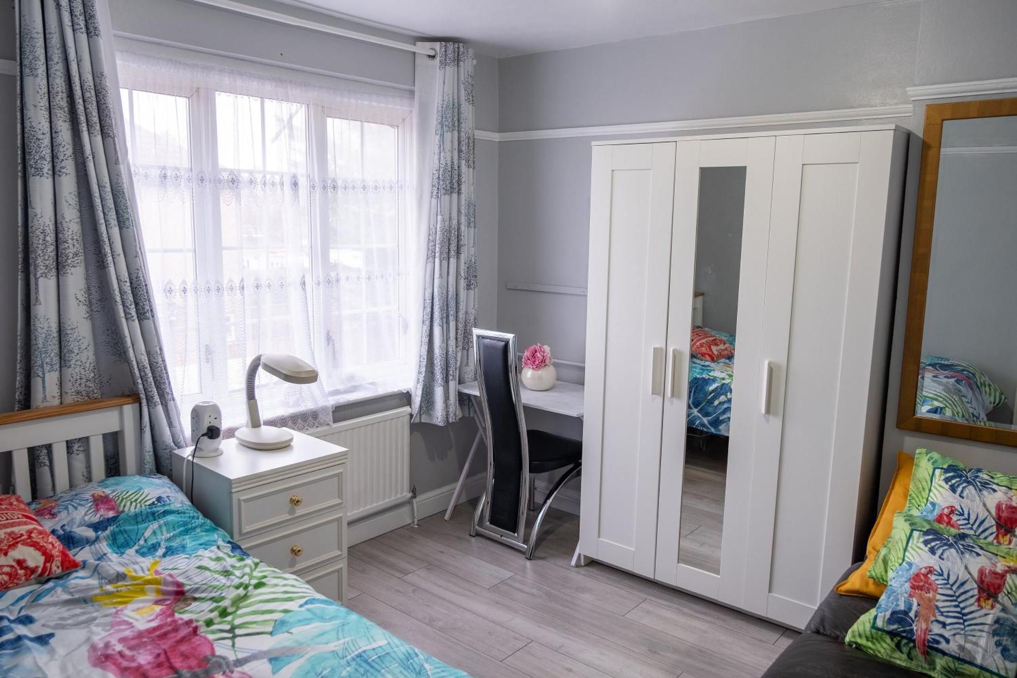 Spacious Double Bedroom In Shooters Hill * Londra